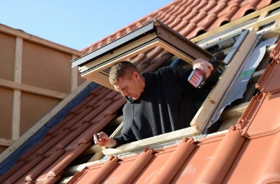 Pose de fenêtres de toit Velux à Sementron